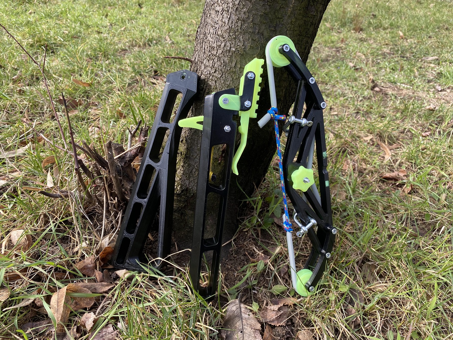 🥾 Arbalète pour la survie et la randonnée - légère・Fichier 3D pour ・Cults, image size:1452x1089