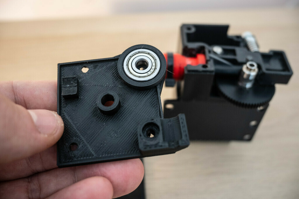 Free 3D file Titan Extruder - plastic cover (w/ multiple bearing ...