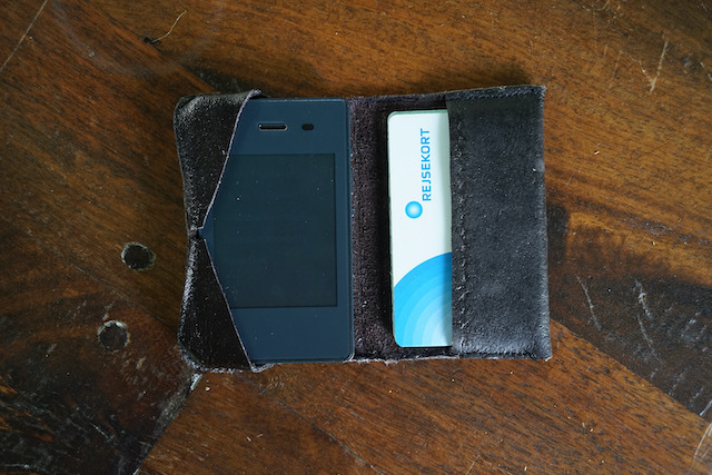 Free 3D file The Light Phone II Leather Case Template 📞 ・3D printable ...