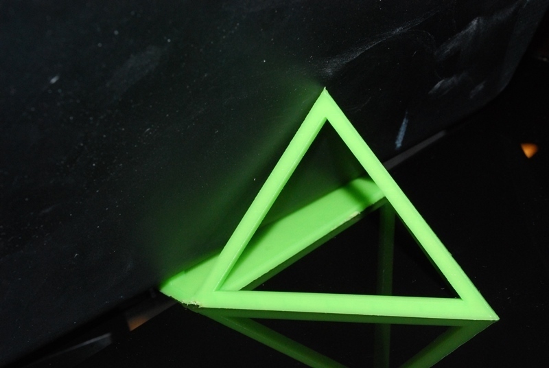 3D-Datei Pyramid Tablet / Phone Stand - druckt ohne Stütze kostenlos 📞 ...