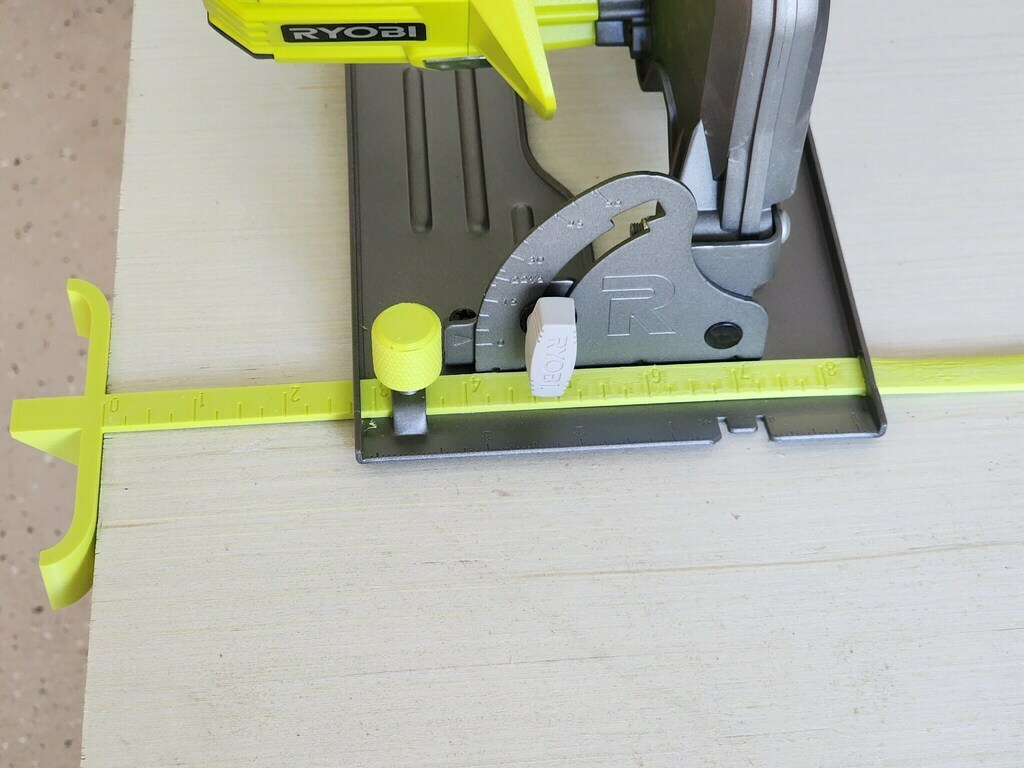 免费 3D 文件 Ryobi Circular Saw Rip-Fence and Screw 🪚 ・可下载 3D 打印模型・Cults