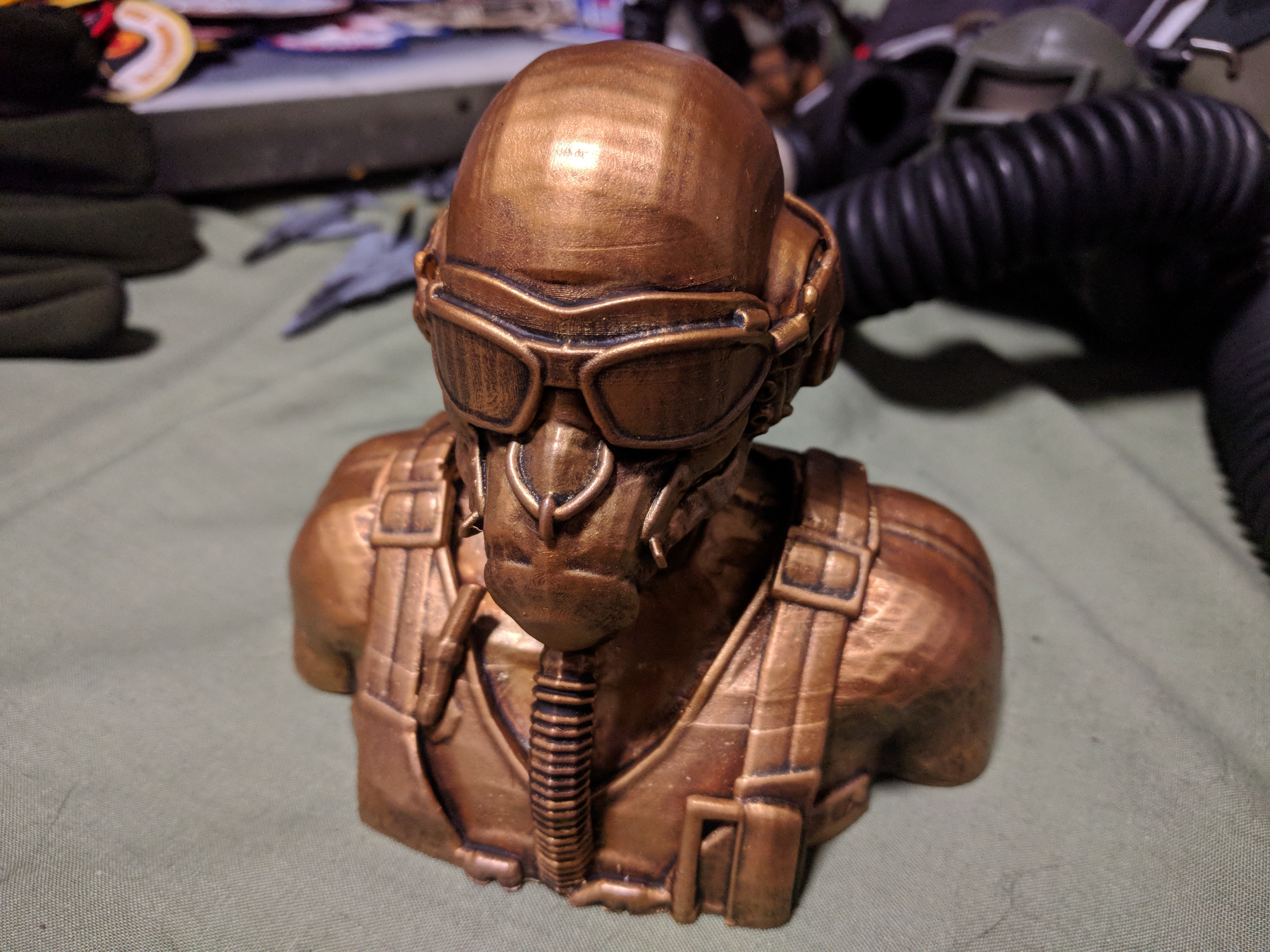 带面罩的遥控二战美国空军飞行员