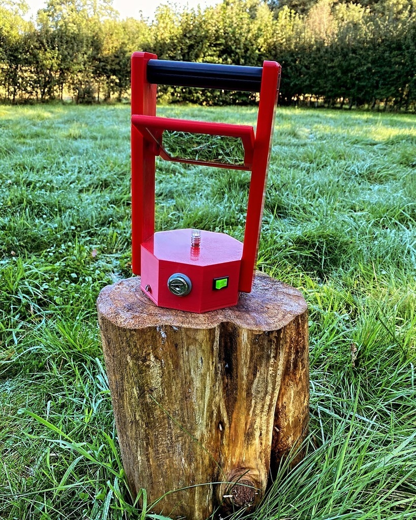 Free 3D file Fully 3D printed lantern with key switch V1 🏮・3D print ...