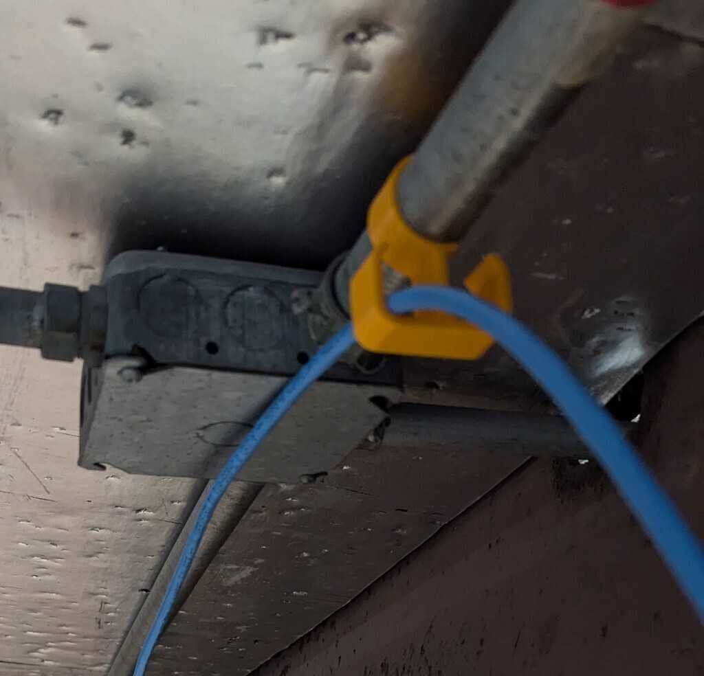 Free 3D file Pipe Clip Cable Guide 🔌 ・3D printer model to download・Cults