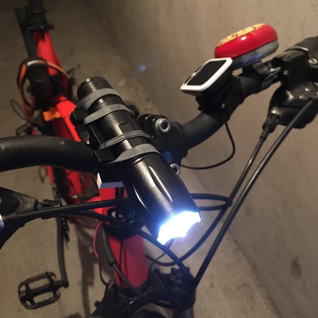 Archivo 3D gratuito Flash Light Bike support 🔦 ・Objeto imprimible en 3D