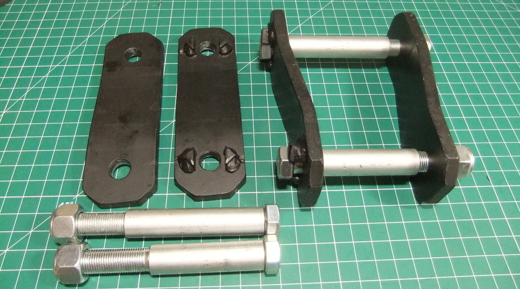 🚗 Leaf Spring Shackle, Compression Style・Free 3D File for ・Cults