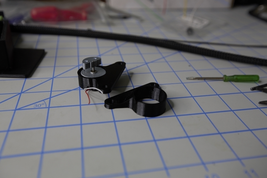 Free 3D file Vibration motor bracket for Heusinkveld Ultimate pedals 📳・3D printing design to