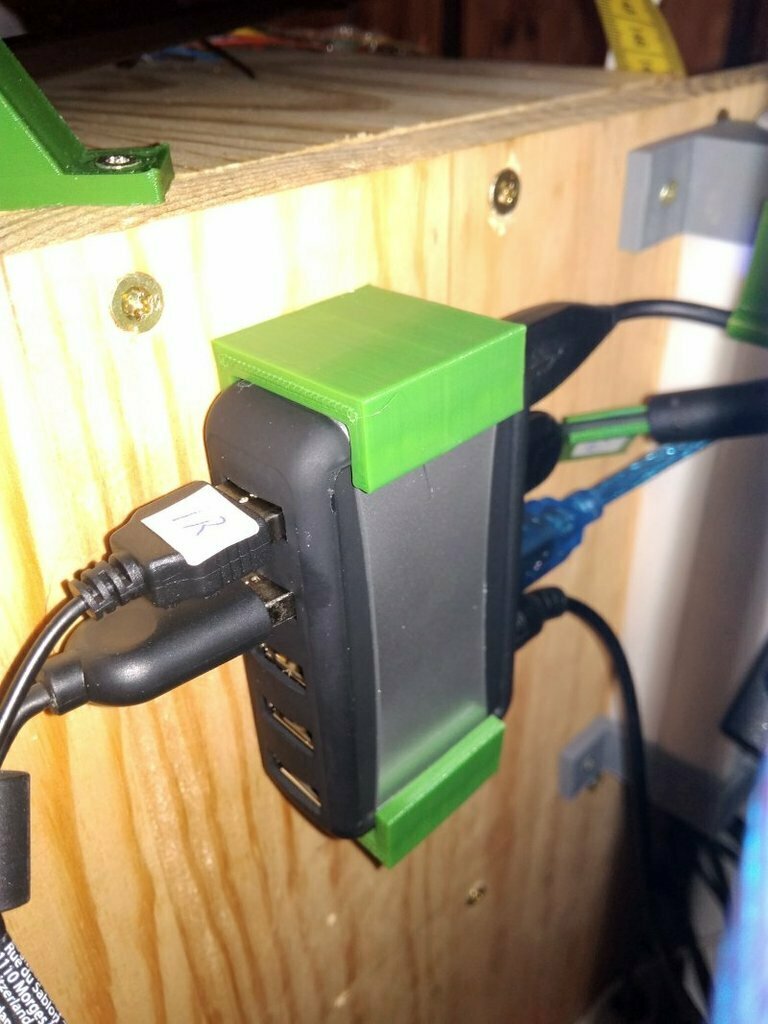 Free 3D file 7 port USB hub holder 💾 ・3D print object to download・Cults
