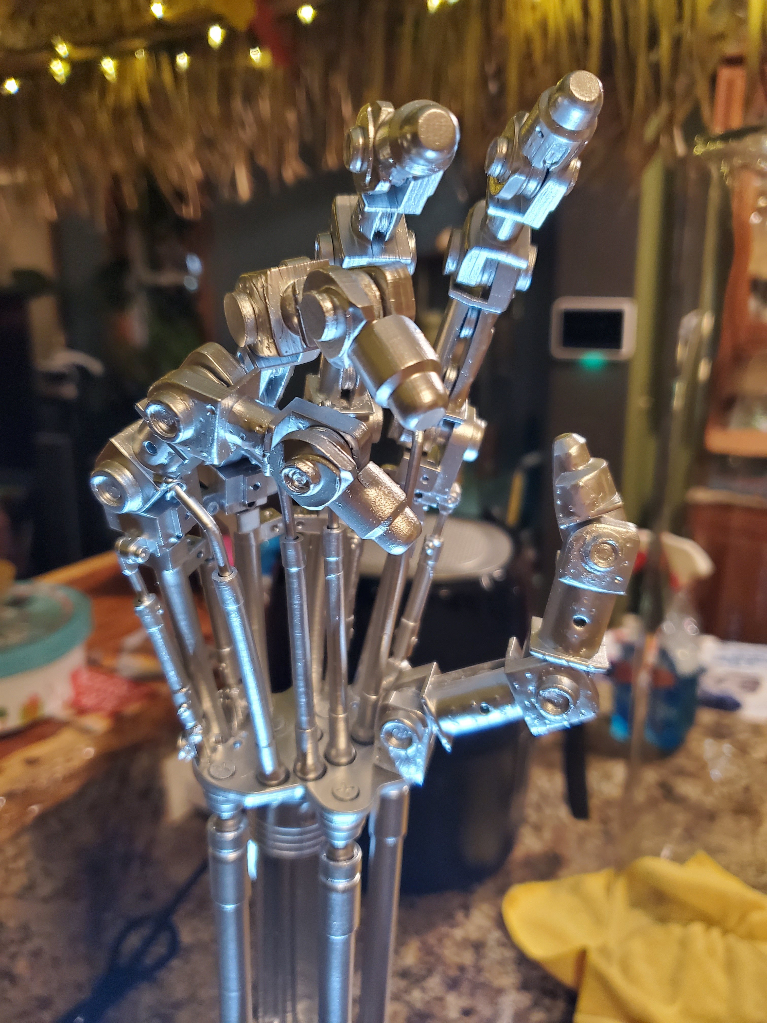 3D printed DIY Life-Size Terminator Arm Lamp・Cults