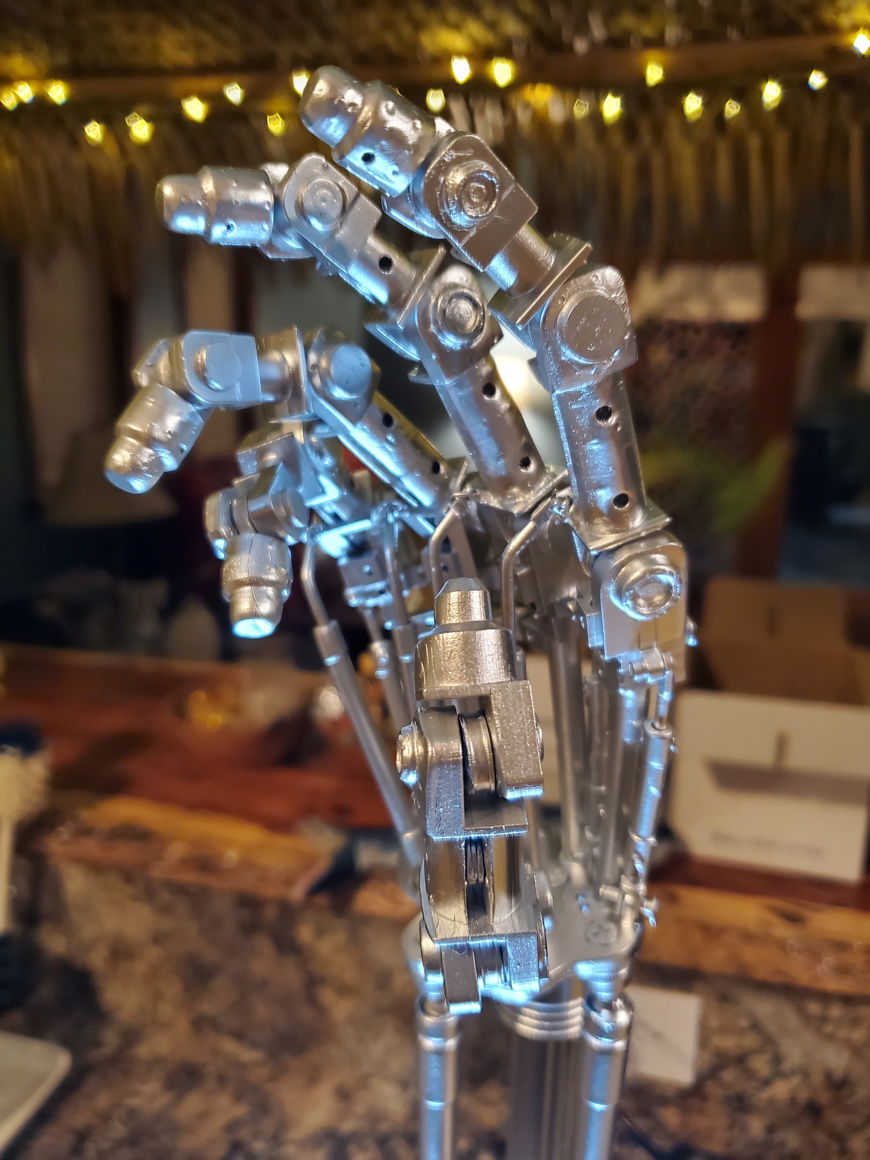 3D printed DIY Life-Size Terminator Arm Lamp・Cults