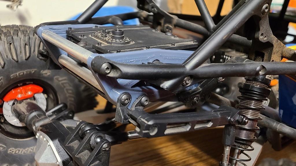 🚁 Axial rr10 Bomber mini backhalf・Free 3D File for ・Cults
