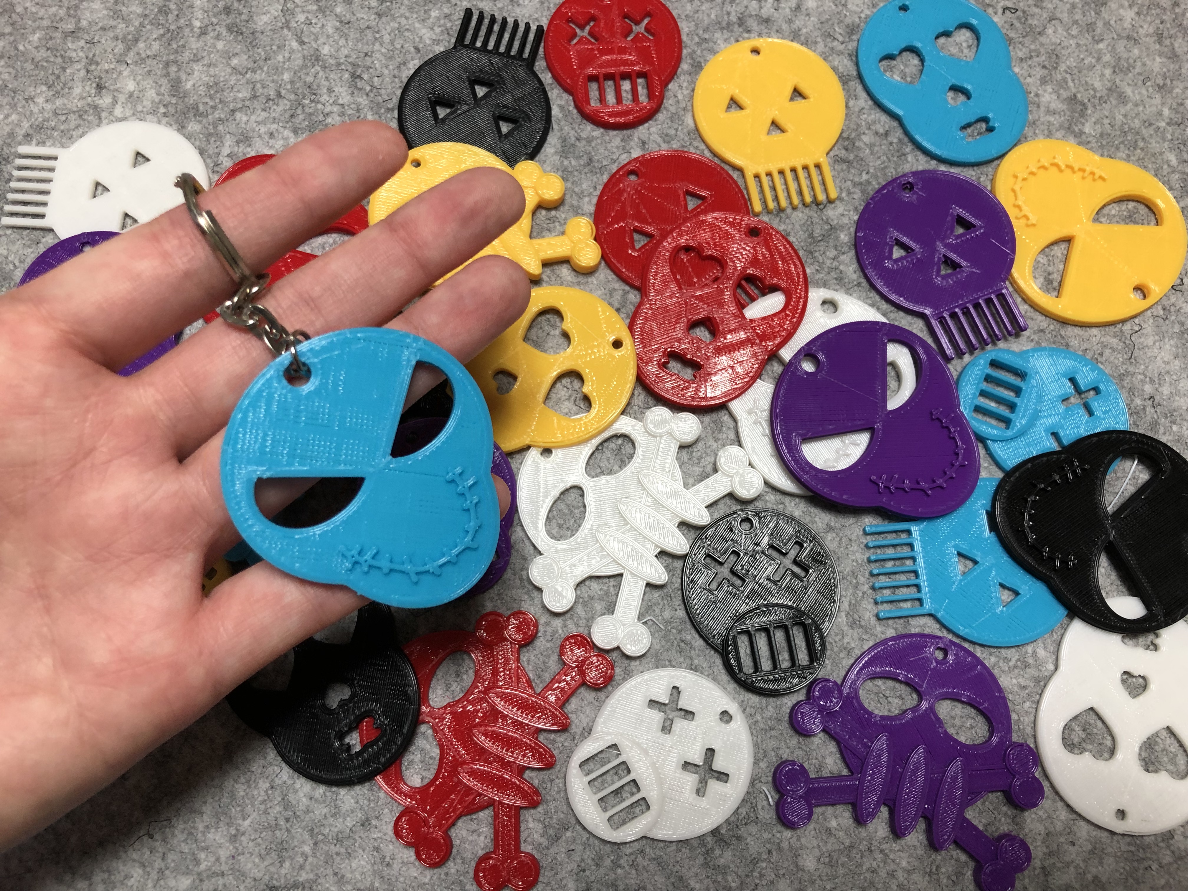 Free STL file Skull Key Chain with Tinkercad for Halloween 💀 ・3D ...