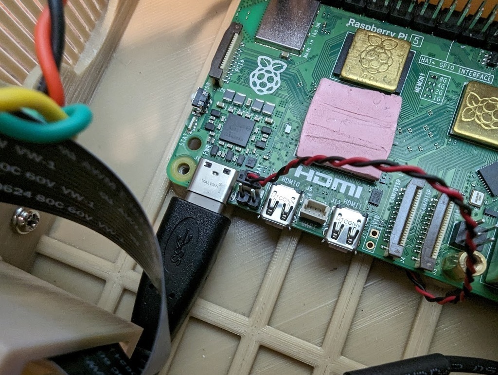 🔌 Raspberry Pi 5 case - Retro tower desktop・Free 3D File for ・Cults