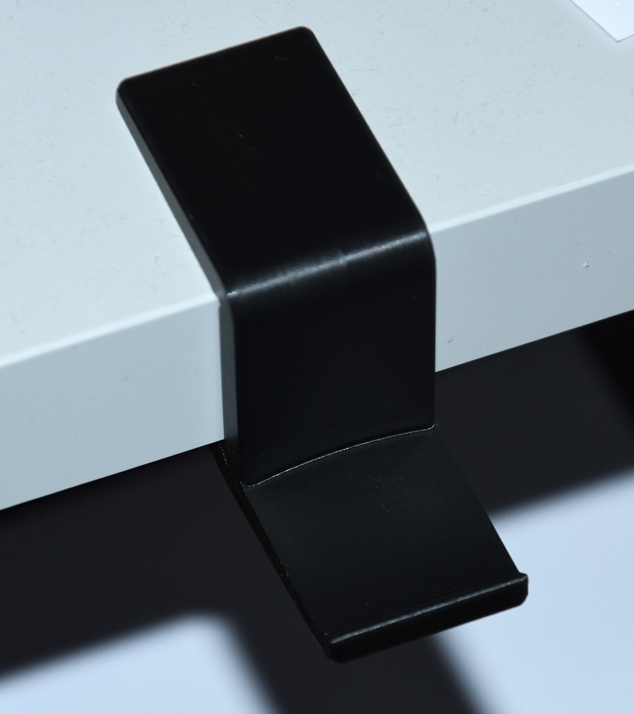 DSC_0003.JPG Simple headphone table holder