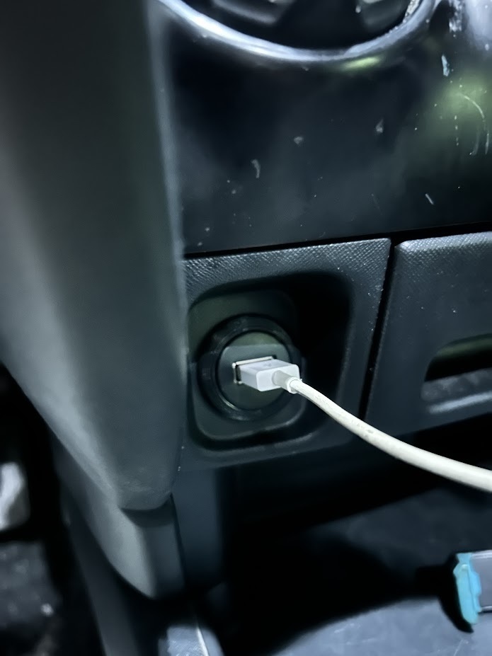 🥈 Honda CRV 2nd Gen/MK2 (2002-2006) USB Cigarette Lighter Conversion・Free  3D File for ・Cults
