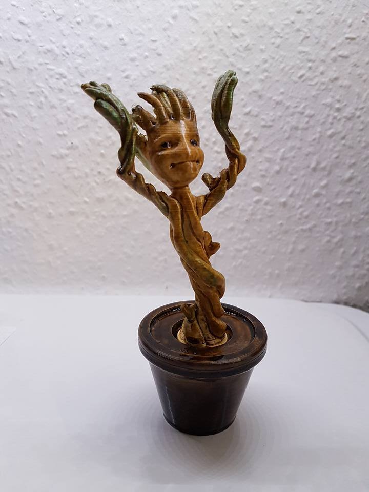 Dancing Groot